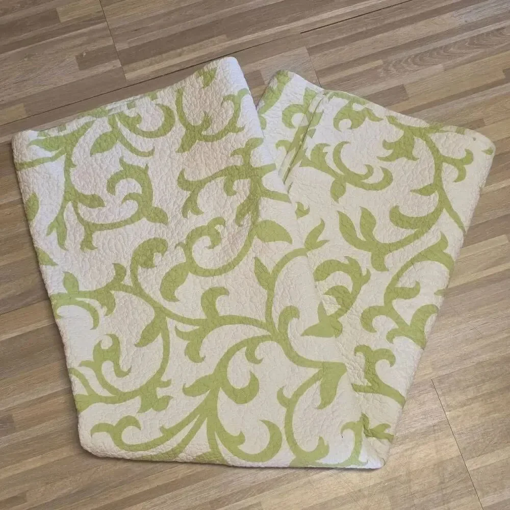 🇬🇪🔹️C&F Home Sage Reversible Vine & Lattice 48x60 Quilted Throw Blanket